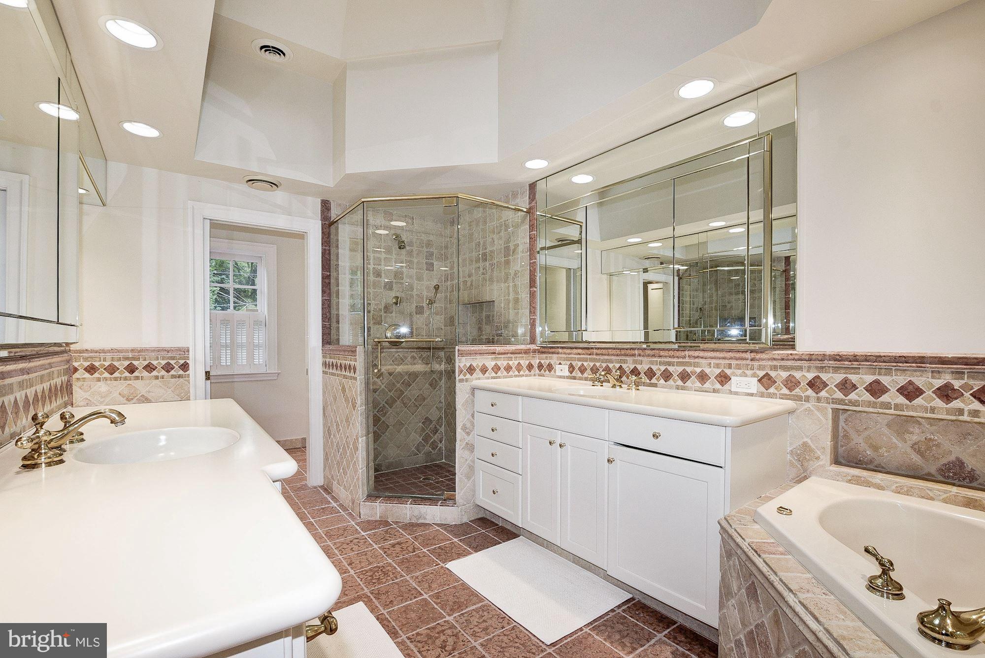 3308 Woodley Road Northwest Washington, DC 20008 - Photo 13 of 23 Owner's Bathroom