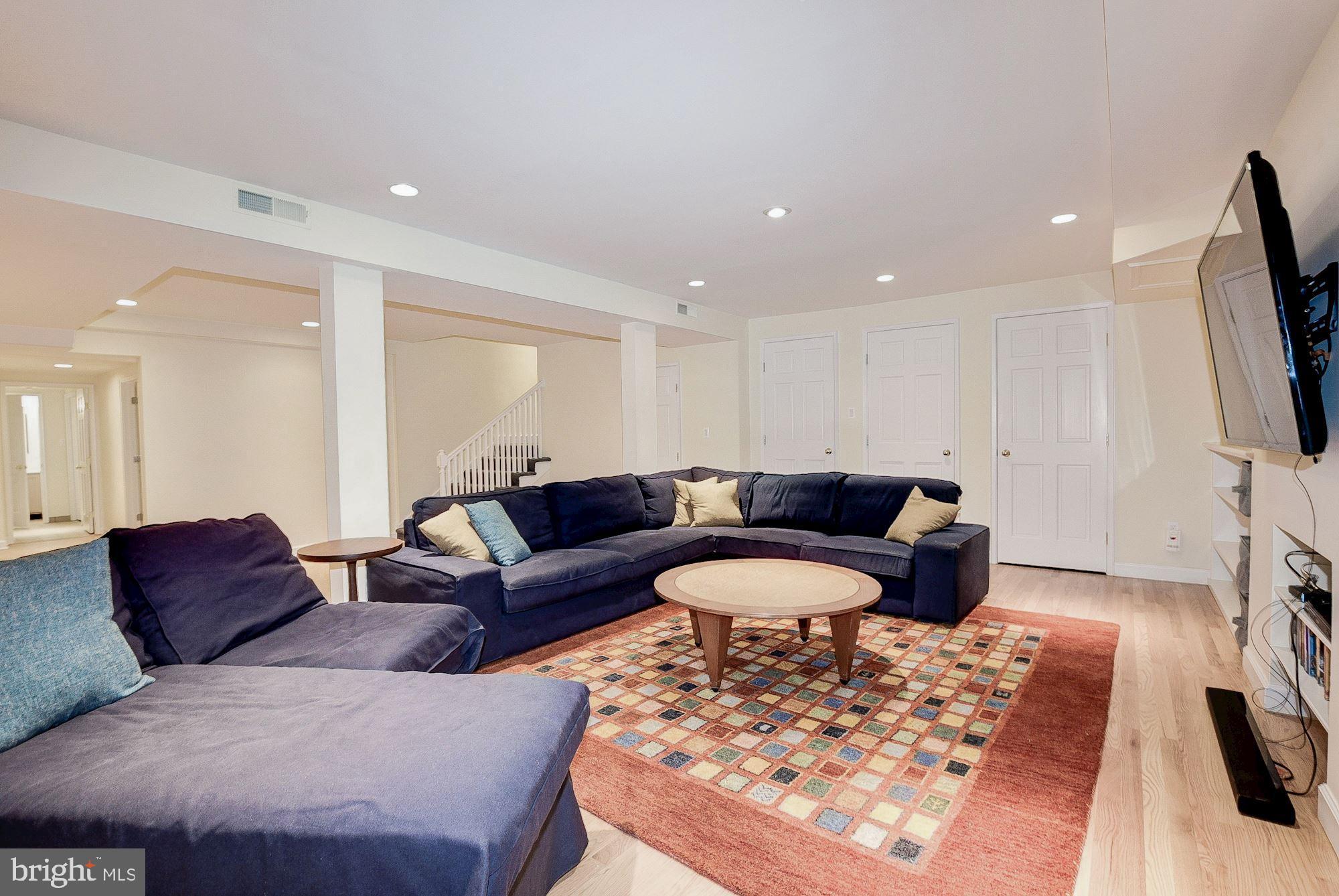 3308 Woodley Road Northwest Washington, DC 20008 - Photo 19 of 23