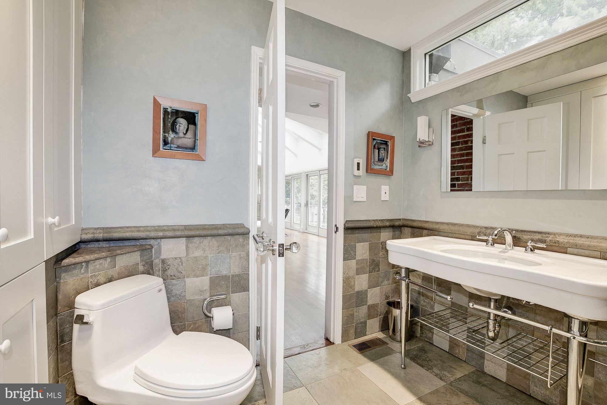 3308 Woodley Road Northwest Washington, DC 20008 - Photo 9 of 23 First Floor Full Bath