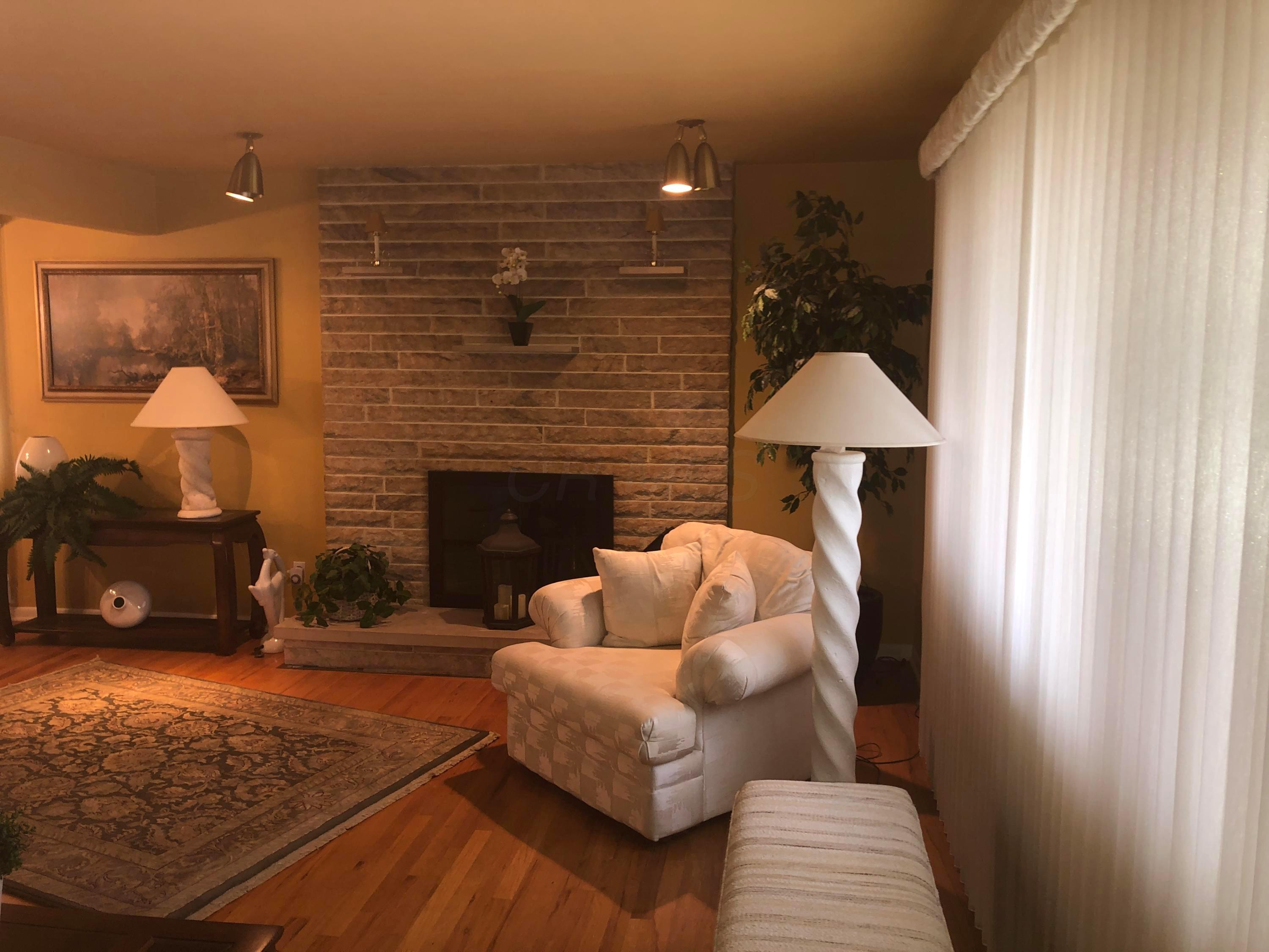 1772 Woodcrest Road Columbus, OH 43232 - Photo 3 of 16 Gallery Image 3
