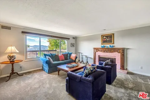 $2,688,000 | 441 Audraine Drive, Glendale, CA 91202