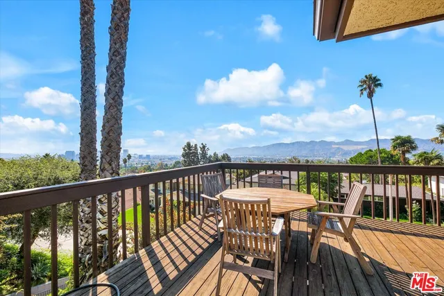 $2,688,000 | 441 Audraine Drive, Glendale, CA 91202