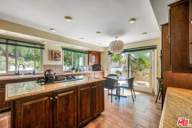 $2,688,000 | 441 Audraine Drive, Glendale, CA 91202