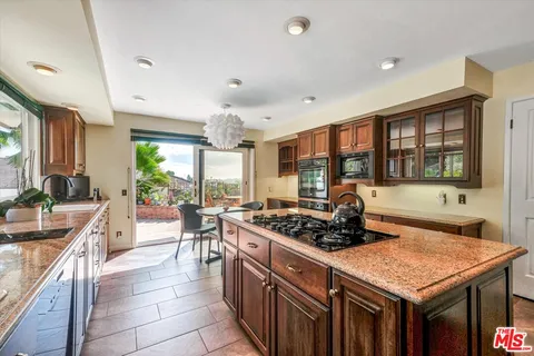 $2,688,000 | 441 Audraine Drive, Glendale, CA 91202