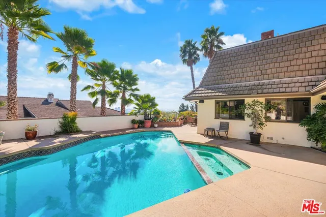 $2,688,000 | 441 Audraine Drive, Glendale, CA 91202