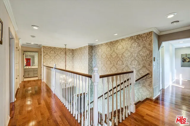 $2,688,000 | 441 Audraine Drive, Glendale, CA 91202