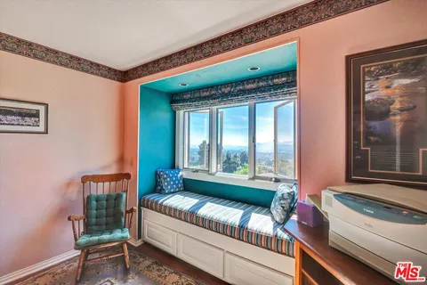 $2,688,000 | 441 Audraine Drive, Glendale, CA 91202