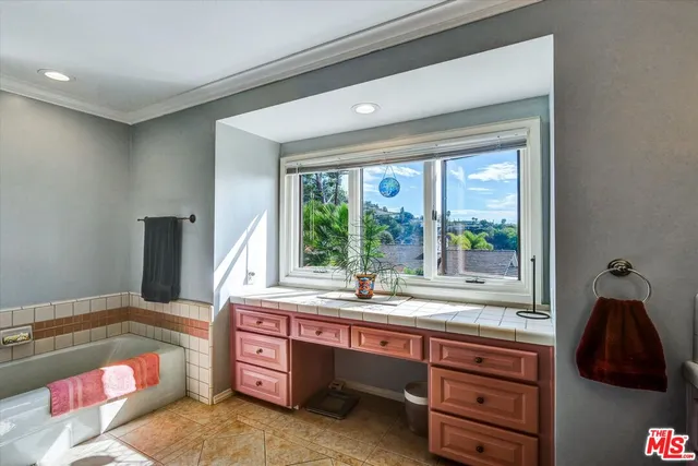 $2,688,000 | 441 Audraine Drive, Glendale, CA 91202