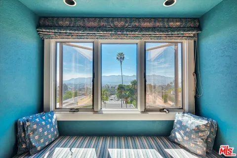 $2,688,000 | 441 Audraine Drive, Glendale, CA 91202