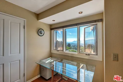 $2,688,000 | 441 Audraine Drive, Glendale, CA 91202