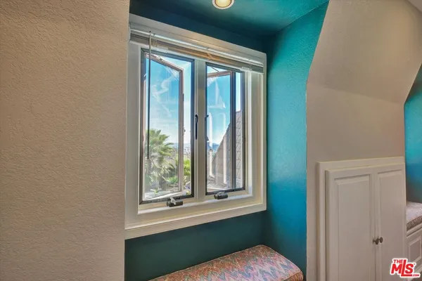 $2,688,000 | 441 Audraine Drive, Glendale, CA 91202