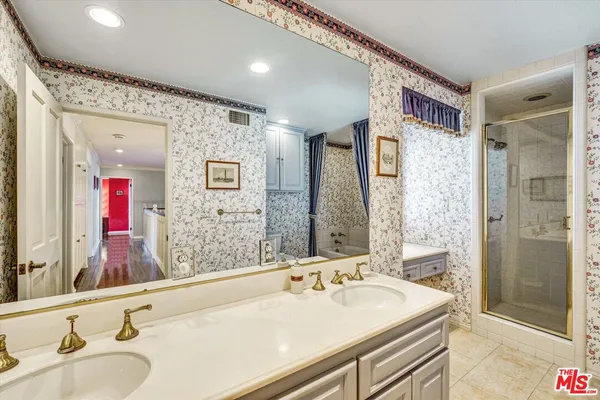 $2,688,000 | 441 Audraine Drive, Glendale, CA 91202