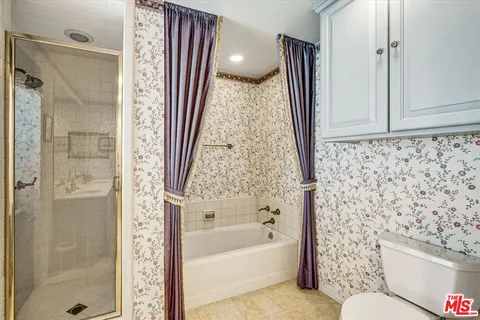 $2,688,000 | 441 Audraine Drive, Glendale, CA 91202