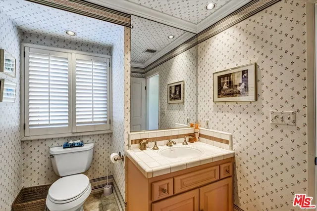 $2,688,000 | 441 Audraine Drive, Glendale, CA 91202