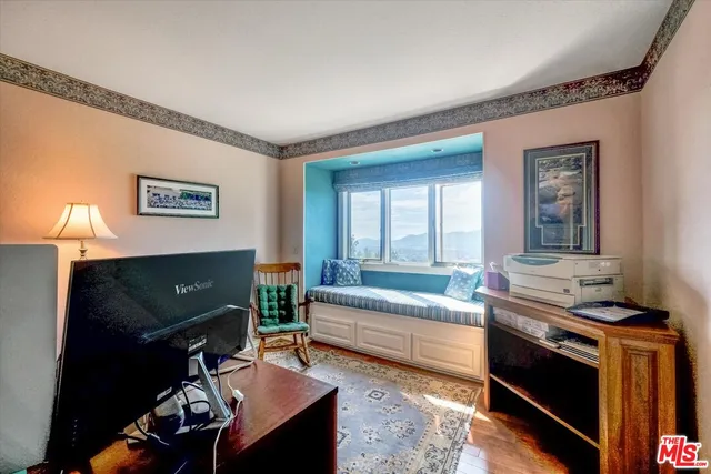 $2,688,000 | 441 Audraine Drive, Glendale, CA 91202