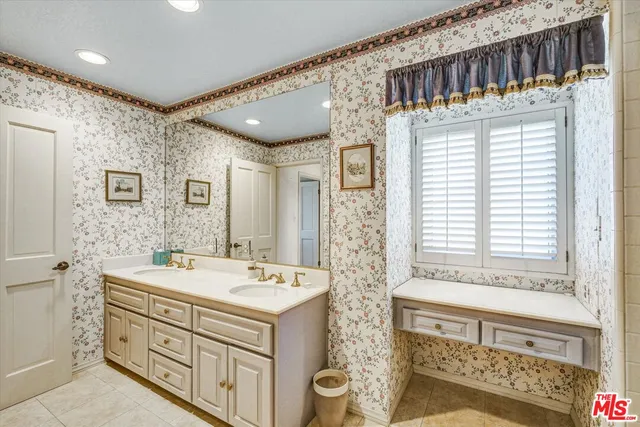 $2,688,000 | 441 Audraine Drive, Glendale, CA 91202