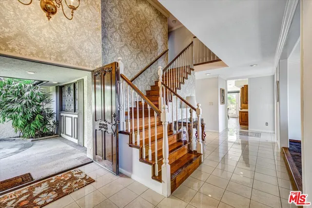 $2,688,000 | 441 Audraine Drive, Glendale, CA 91202