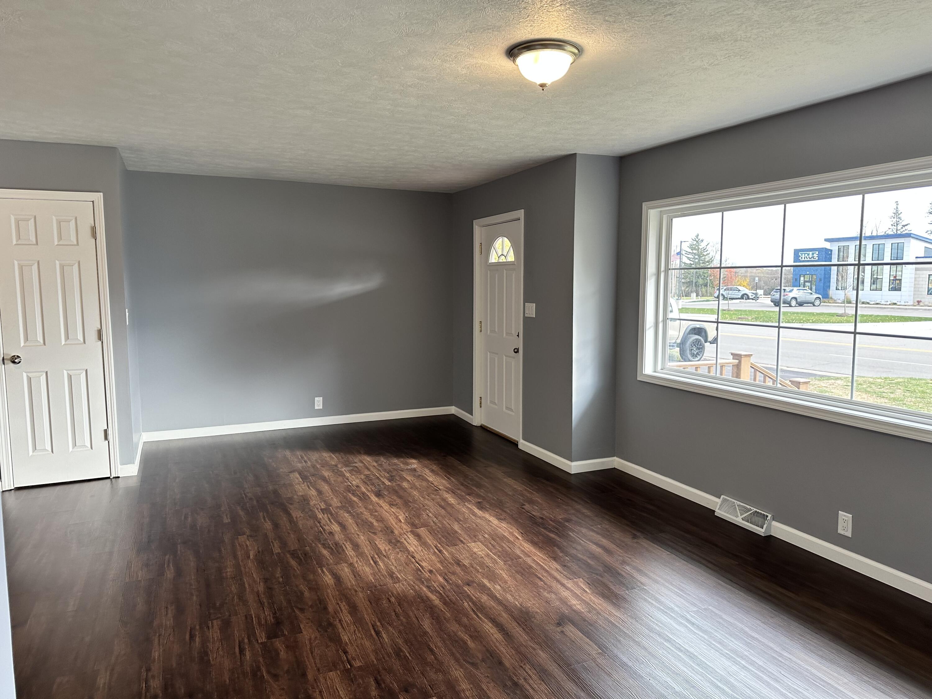 1312 West Parnall Road Jackson, MI 49202 - Photo 2 of 16 IMG_3445