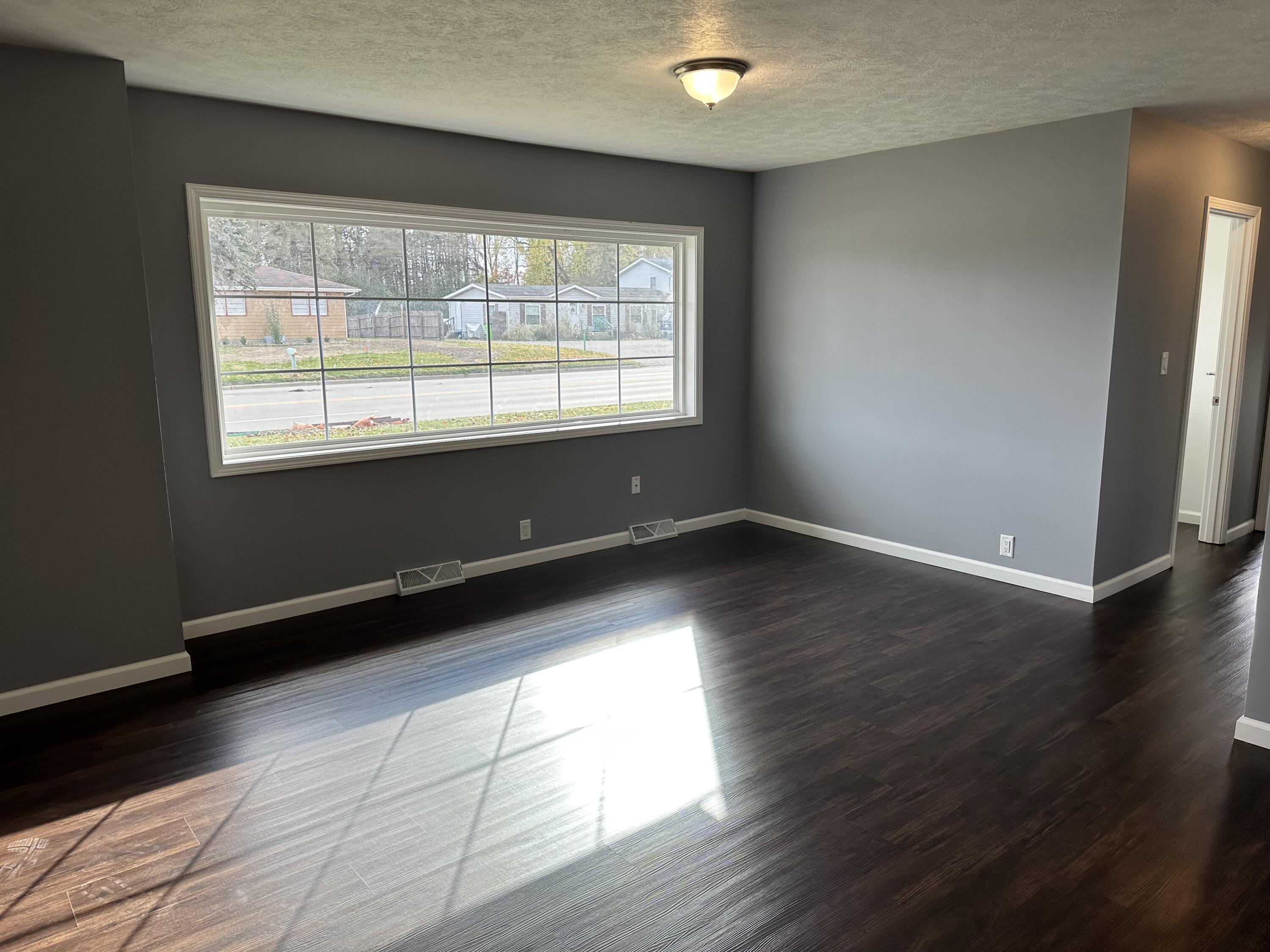 1312 West Parnall Road Jackson, MI 49202 - Photo 3 of 16 IMG_3443