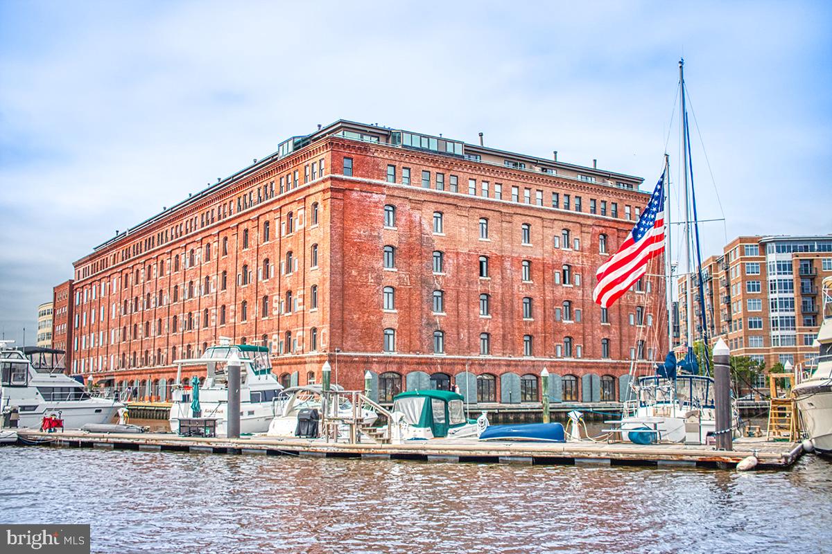 fells point restaurants on the water
