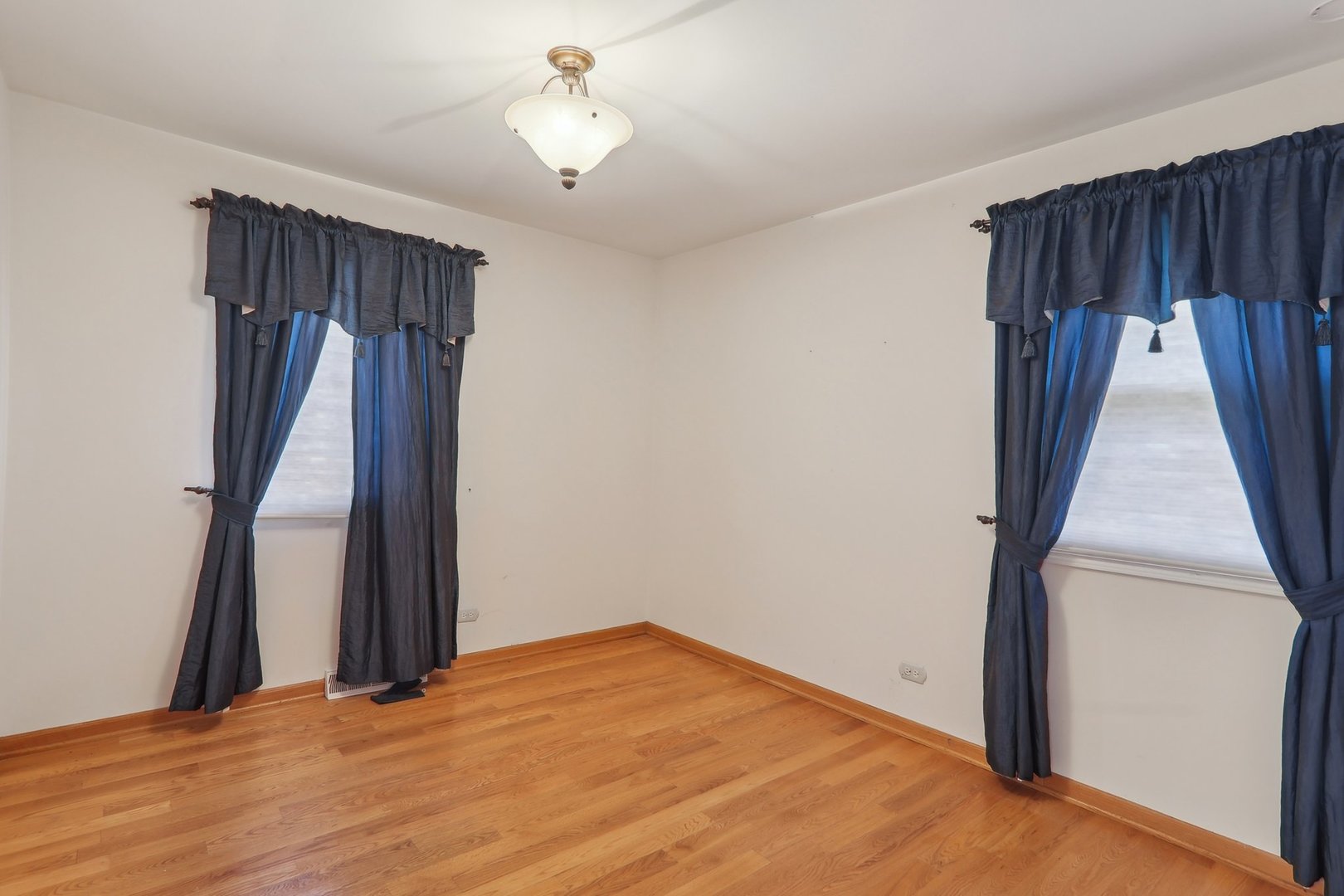875 West Firestone Drive Hoffman Estates, IL 60192 - Photo 9 of 16 a view of a room with a staircase
