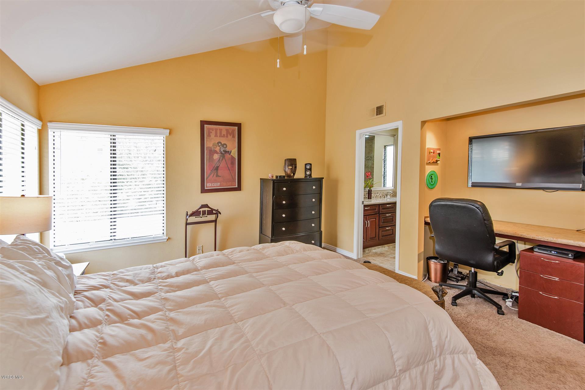 1027 Thistlegate Road Oak Park, CA 91377 - Photo 12 of 18 Thistlegate Master 2