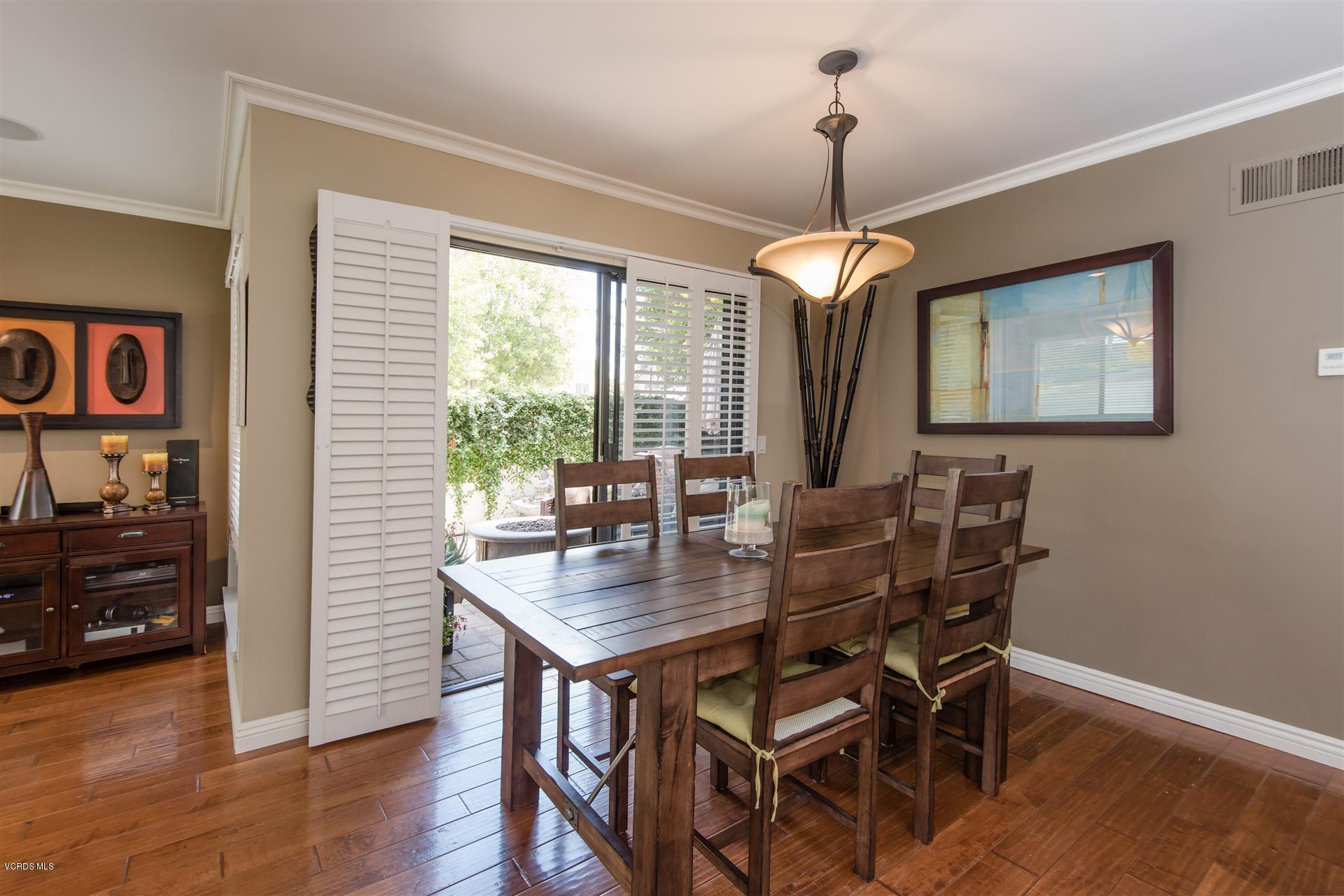 1027 Thistlegate Road Oak Park, CA 91377 - Photo 6 of 18 Thistlegate Dining Area