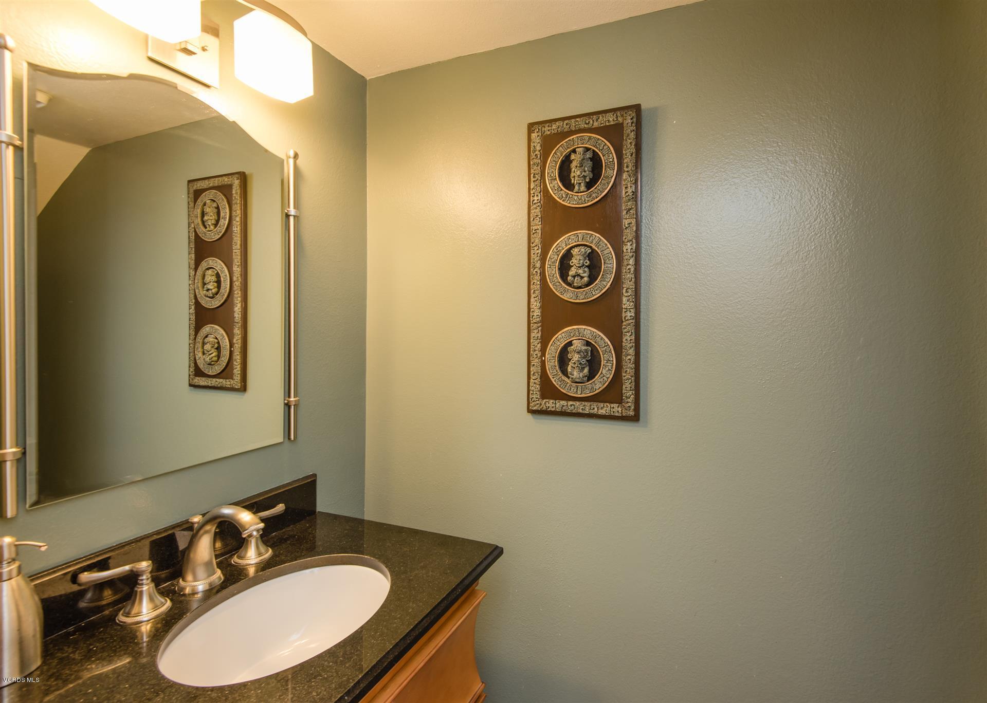 1027 Thistlegate Road Oak Park, CA 91377 - Photo 9 of 18 Thistlegate Powder