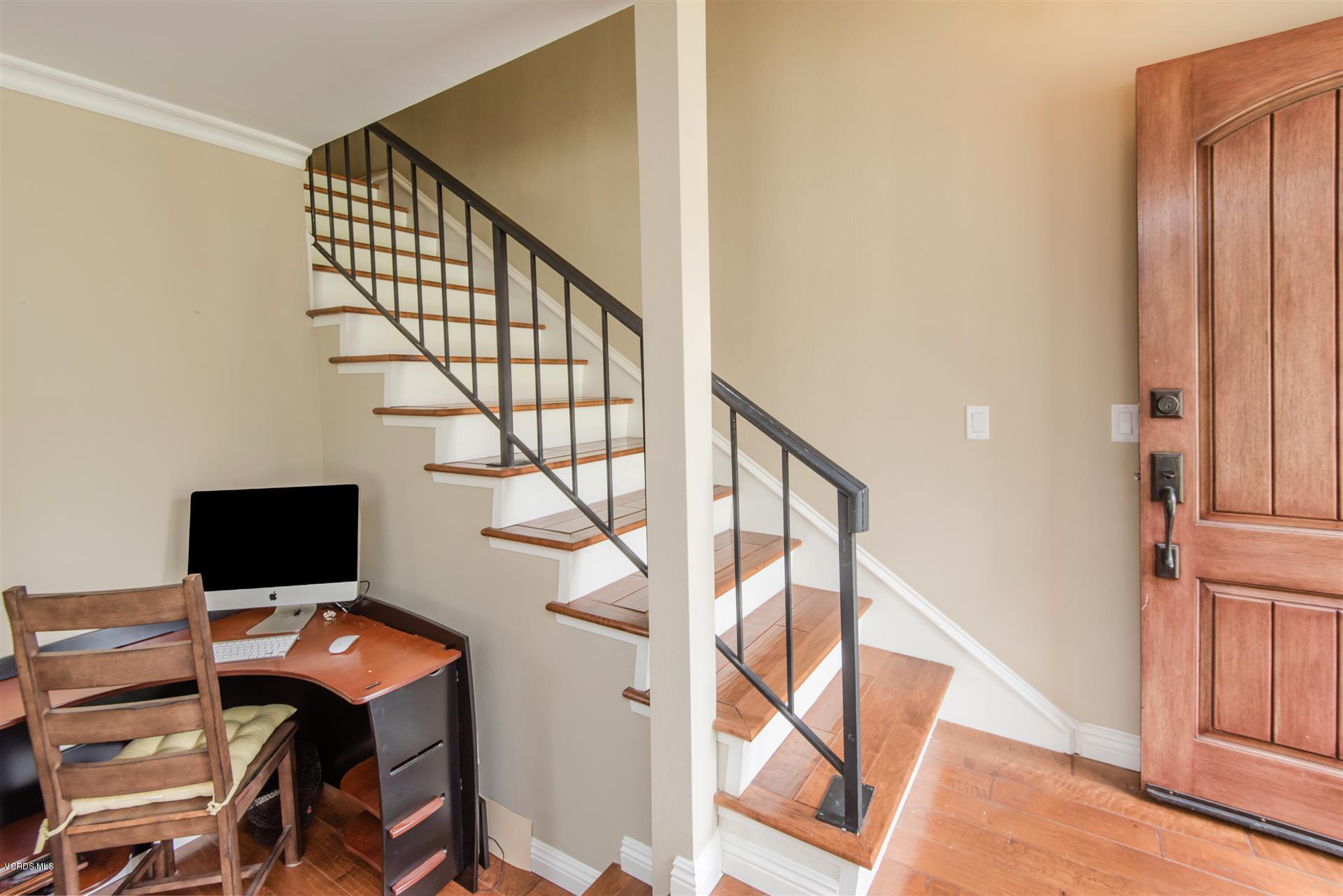 1027 Thistlegate Road Oak Park, CA 91377 - Photo 10 of 18 Thistlegate Stairs
