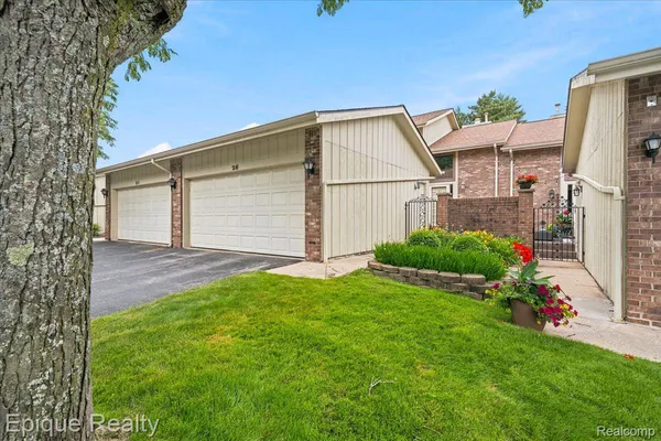 $324,900 | 26 Kirks Court, Rochester, MI 48309