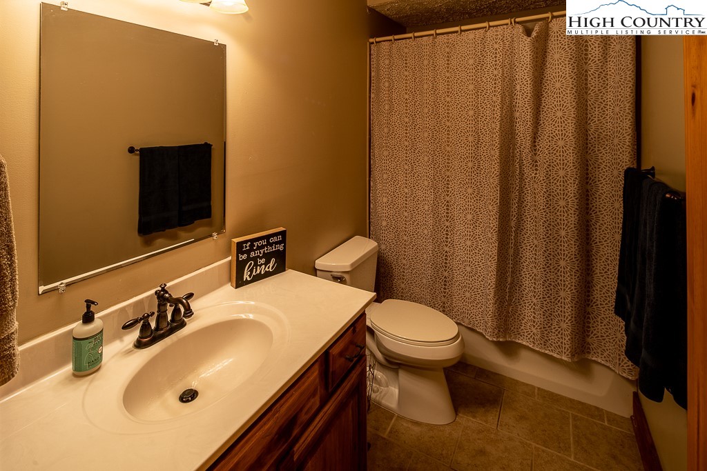 8325 Hemlock Ridge Road Blowing Rock, NC 28605 - Photo 13 of 30 Gallery Image 13