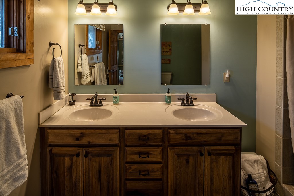8325 Hemlock Ridge Road Blowing Rock, NC 28605 - Photo 18 of 30 Gallery Image 18
