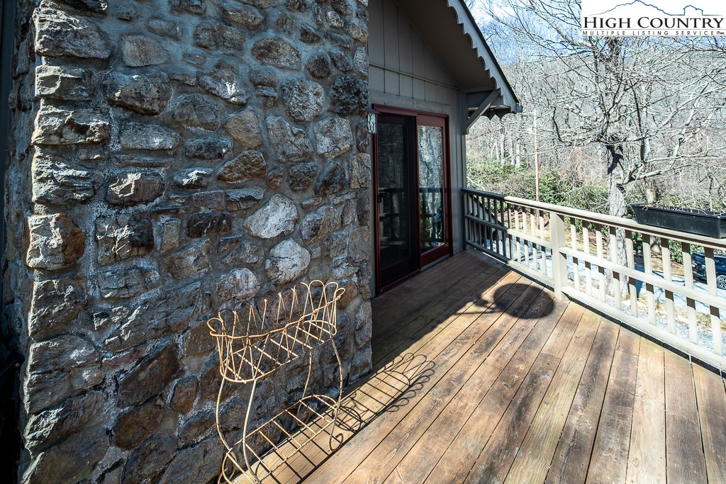 8325 Hemlock Ridge Road Blowing Rock, NC 28605 - Photo 19 of 30 Gallery Image 19
