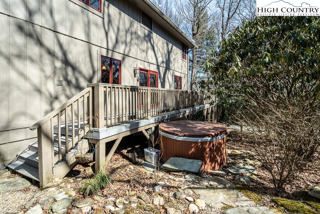 8325 Hemlock Ridge Road Blowing Rock, NC 28605 - Photo 29 of 30 Gallery Image 29