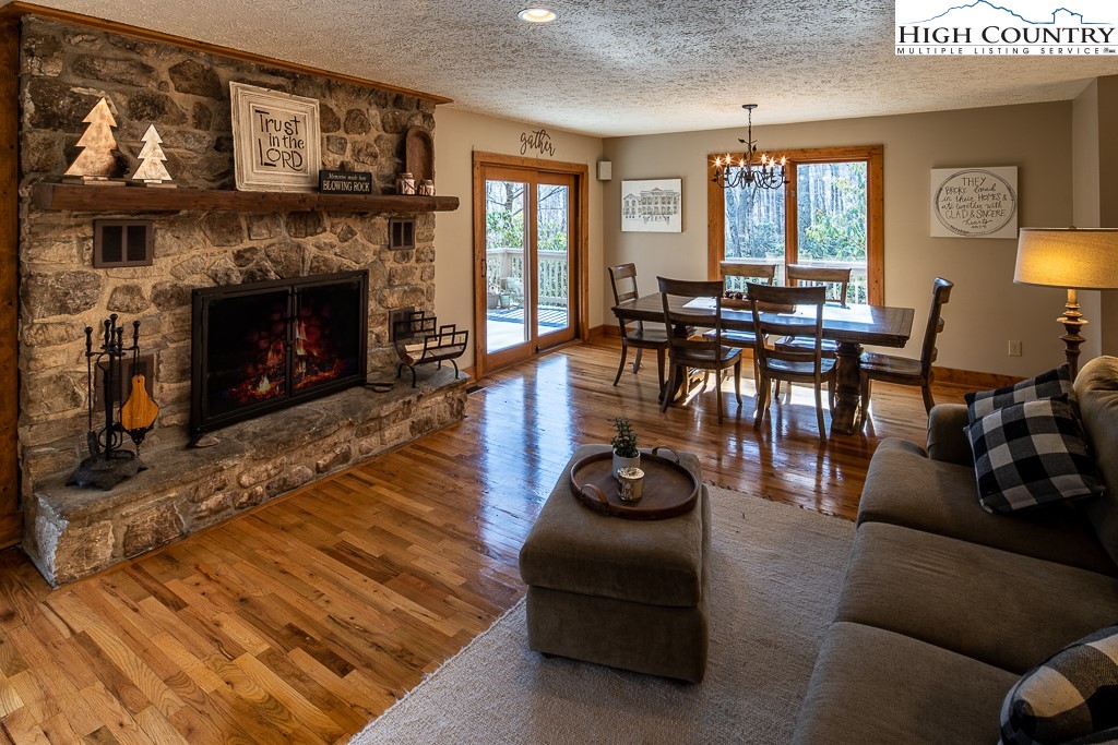 8325 Hemlock Ridge Road Blowing Rock, NC 28605 - Photo 5 of 30 Gallery Image 5