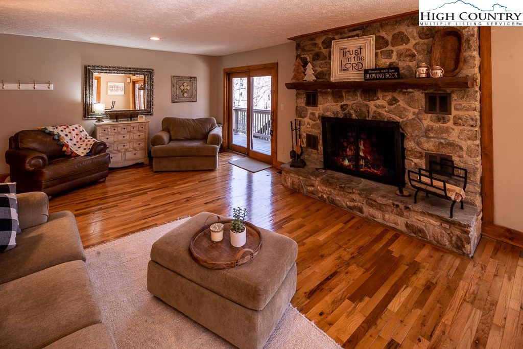 8325 Hemlock Ridge Road Blowing Rock, NC 28605 - Photo 6 of 30 Gallery Image 6