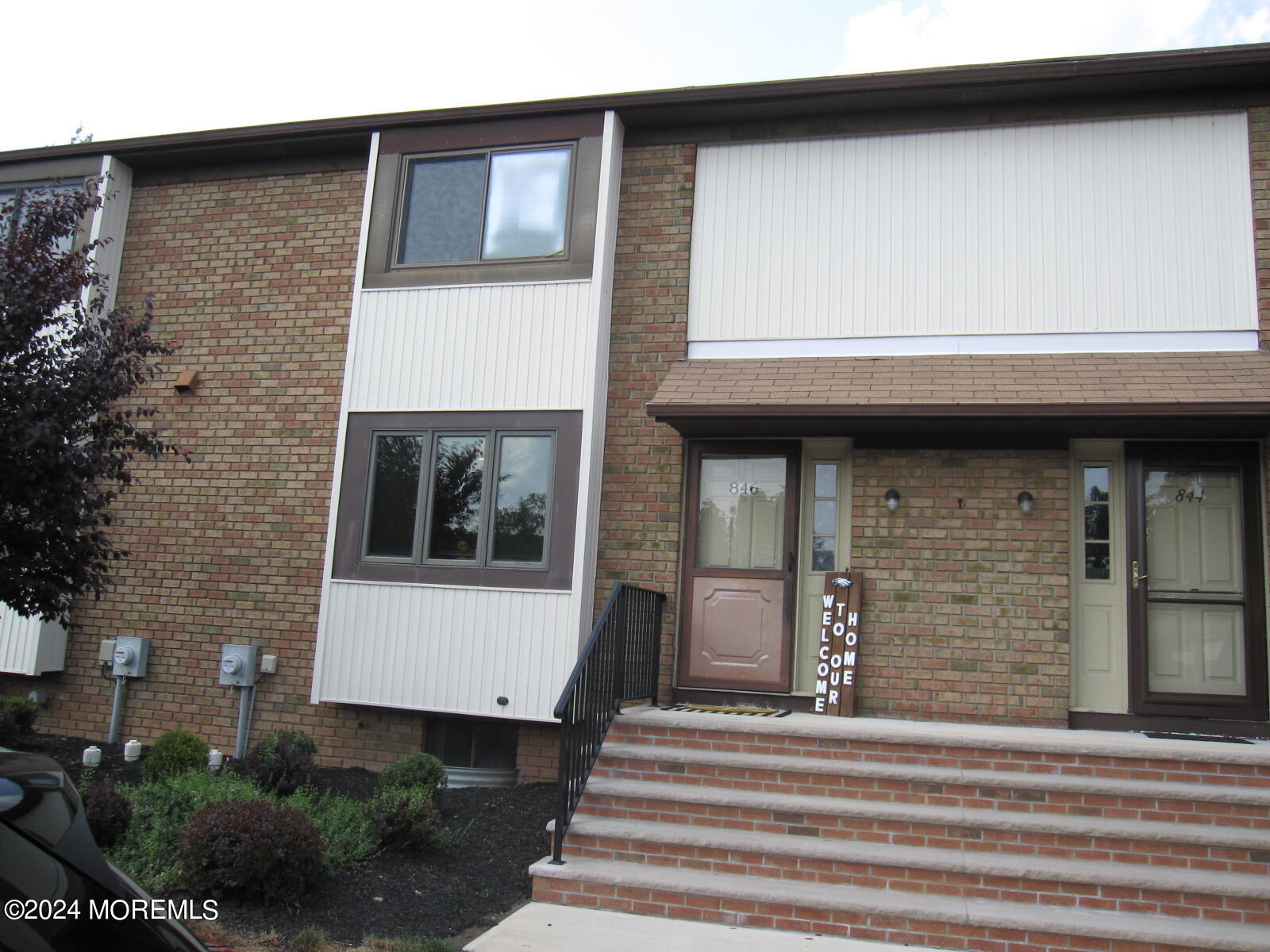 846 Robin Road Hillsborough, NJ 08844 - Photo 2 of 33 IMG_4604