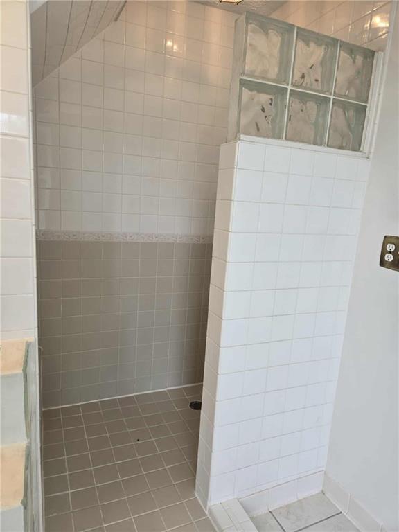 2907 Oneida Valley Road Hilliards, PA 16040 - Photo 20 of 42 a bathroom with a shower