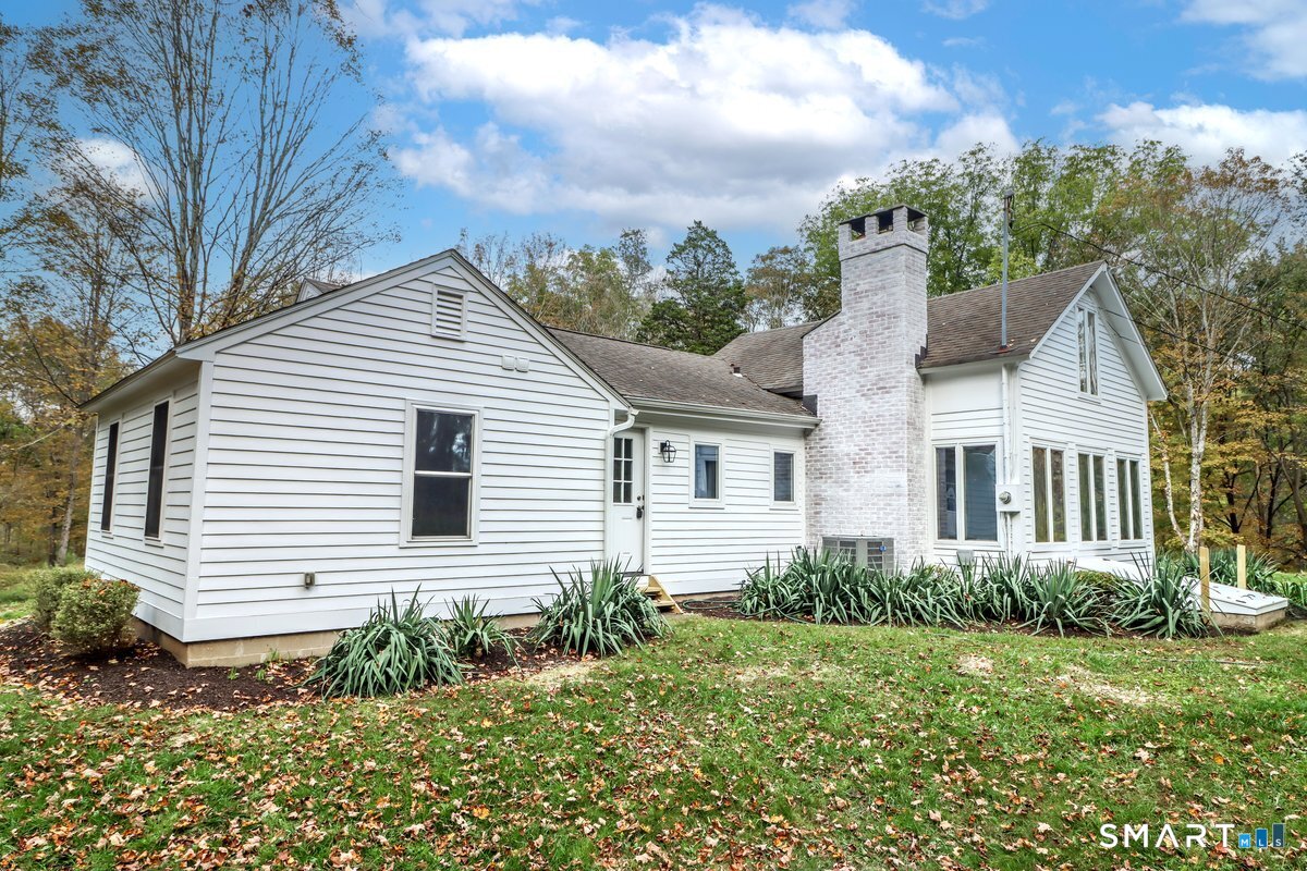 11 Gelston Road Sherman, CT 06784 - Photo 2 of 31