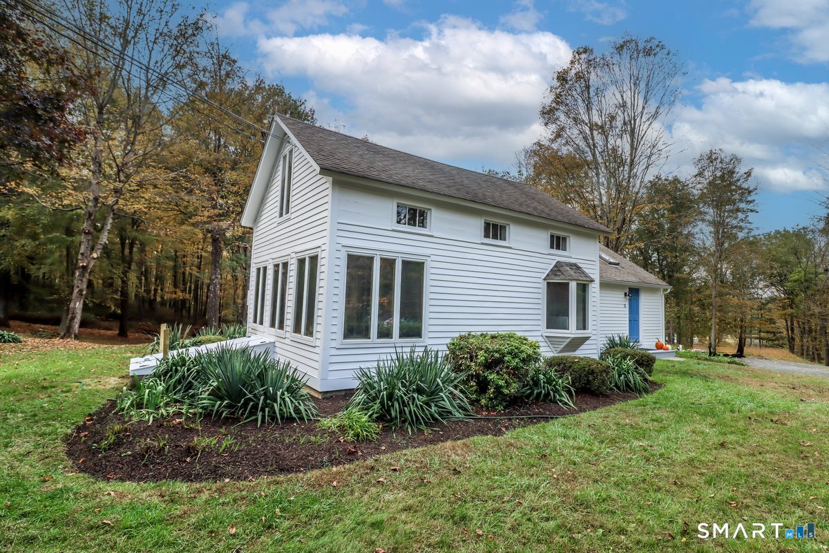 11 Gelston Road Sherman, CT 06784 - Photo 3 of 31