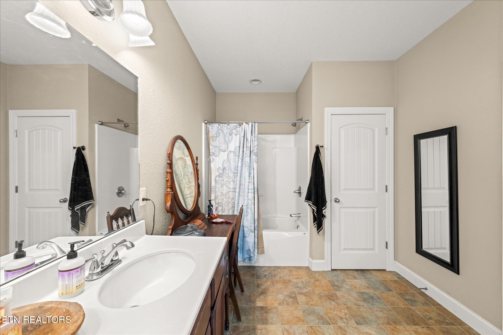 191 Cornerstone Circle Clinton, TN 37716 - Photo 18 of 27 18