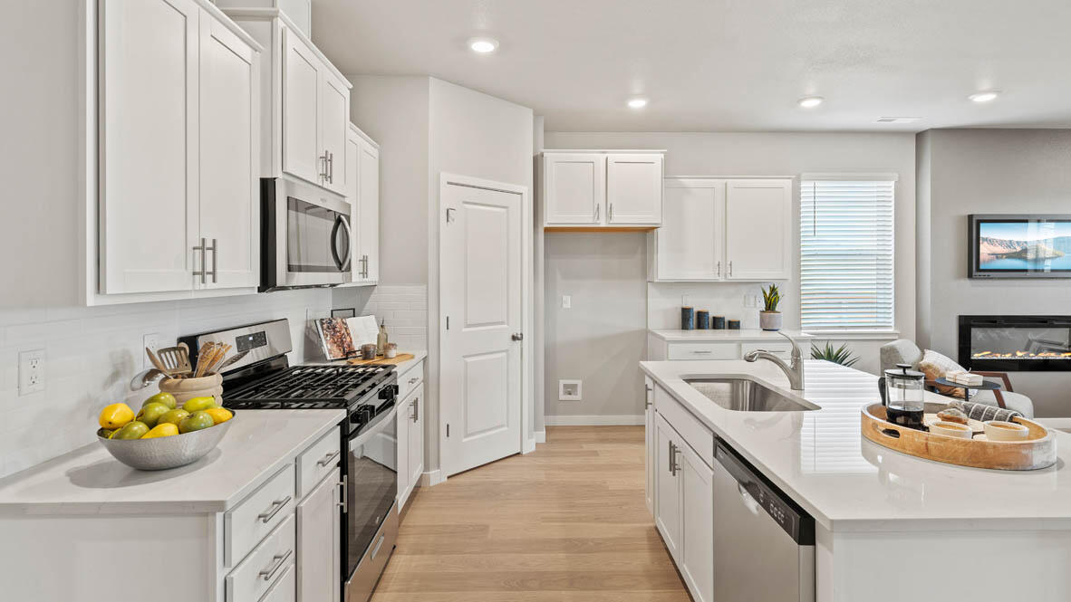 2729 Roberts Road, Unit 5 Medford, OR 97504 - Photo 6 of 35 Gallery Image 6