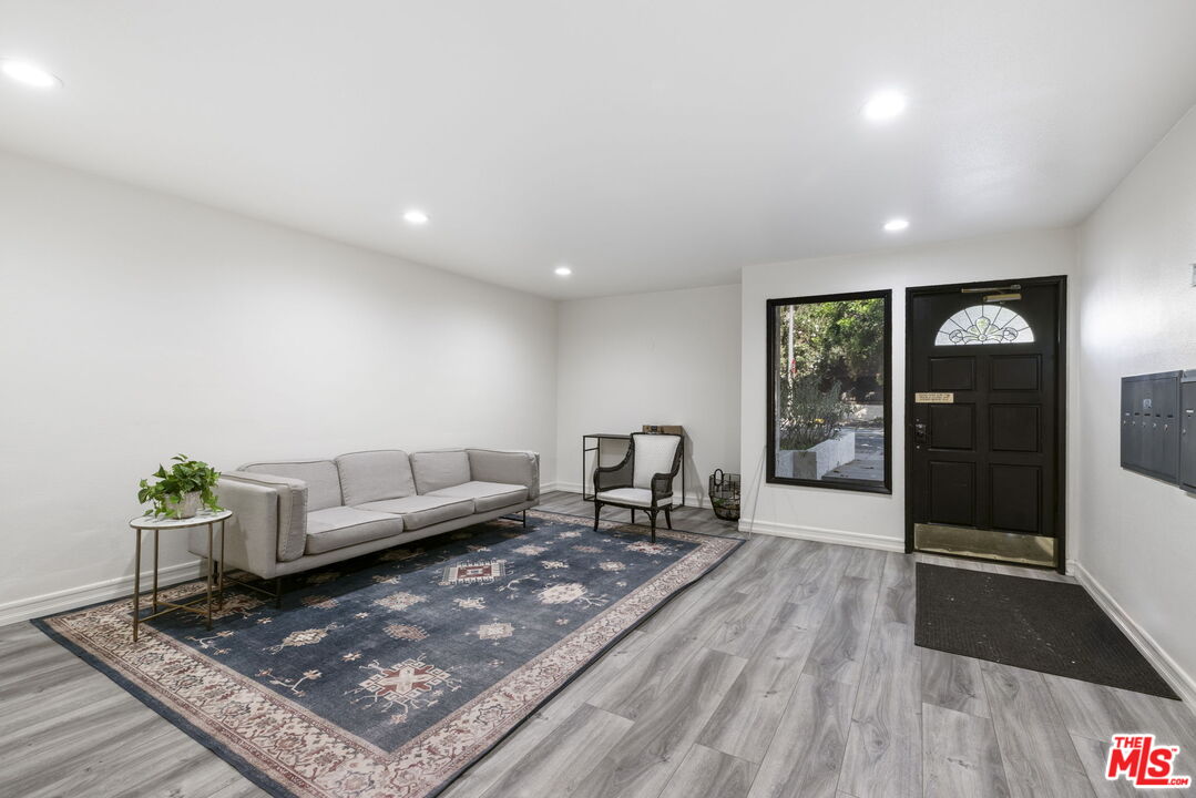 1441 Federal Avenue, Unit 301 Los Angeles, CA 90025 - Photo 17 of 18