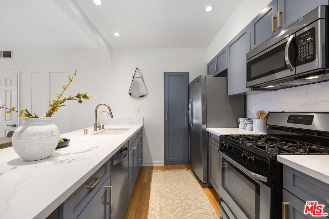 1441 Federal Avenue, Unit 301 Los Angeles, CA 90025 - Photo 6 of 18