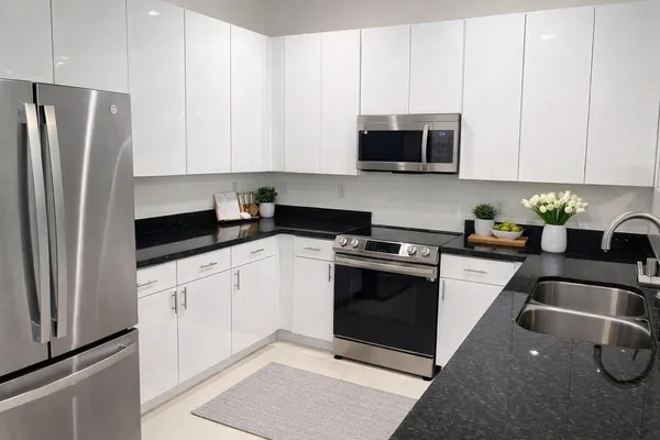 $5,500 | 19105 Northeast 8th Court, Miami, FL 33179