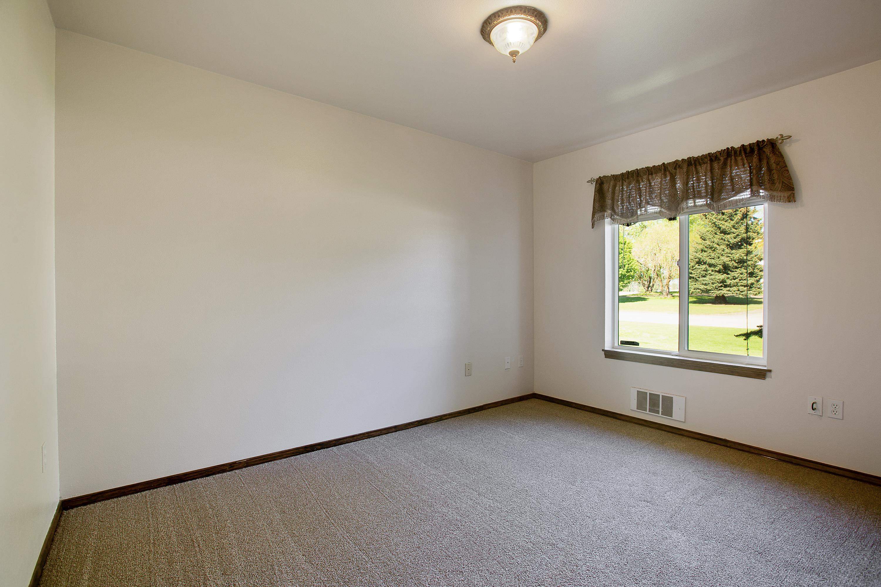 12323 North Roundup Lane Mead, WA 99021 - Photo 27 of 47