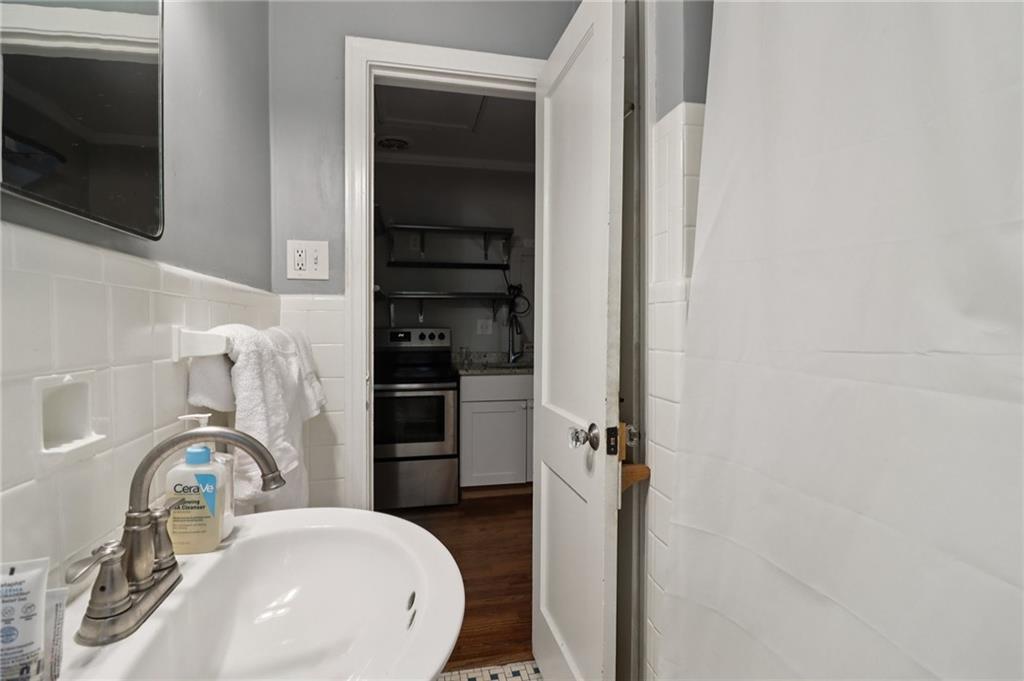 2267 Melante Drive Northeast Atlanta, GA 30324 - Photo 19 of 39 a close view of cabinet