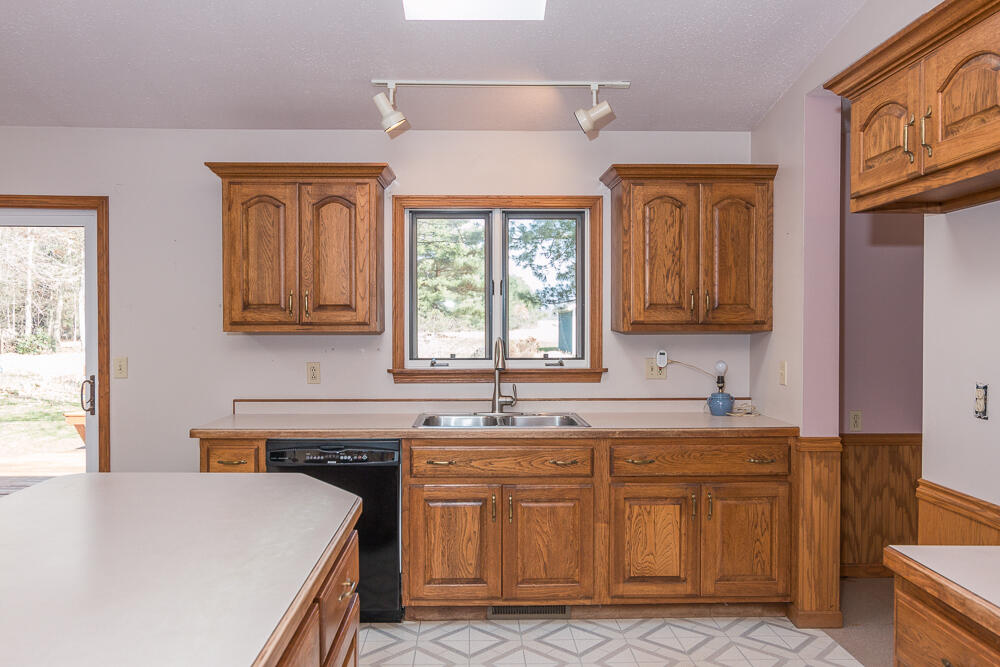 56582 Territorial Road Decatur, MI 49045 - Photo 11 of 46 Kit c