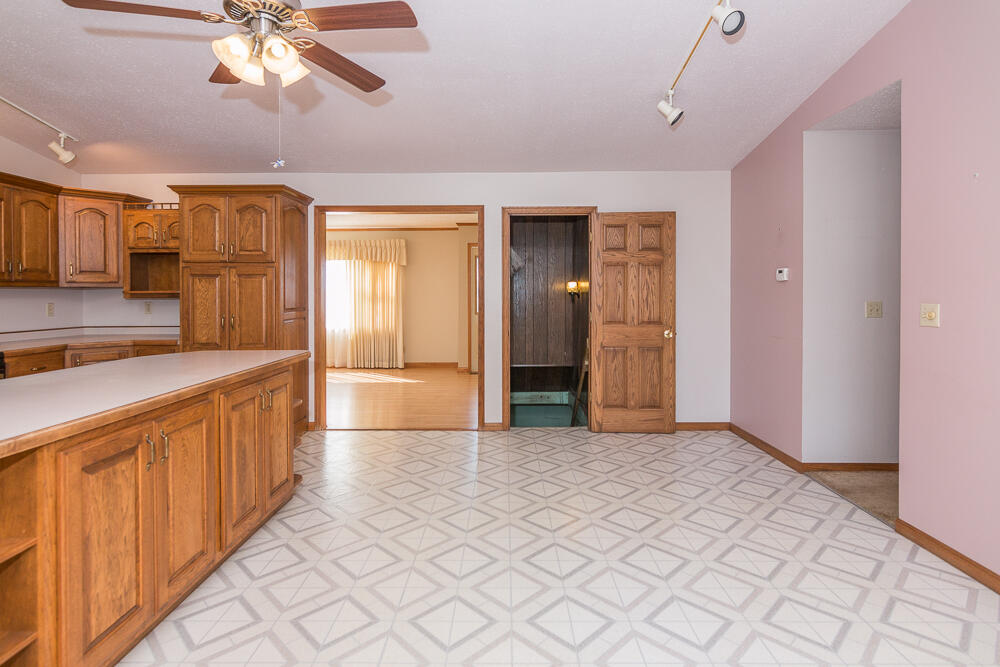 56582 Territorial Road Decatur, MI 49045 - Photo 14 of 46 Dining a