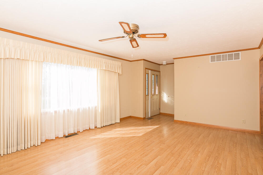 56582 Territorial Road Decatur, MI 49045 - Photo 18 of 46 LR b
